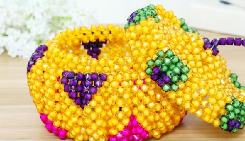 1月28日，靈活就業(yè)好項目，拿回家做的手工項目，手工之家有底氣、講誠信因為真實可靠，圖為勵志珠珠繡串珠手工產(chǎn)品剪影