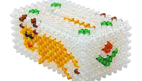 1月30日，拿回家做的手工項目，靈活就業(yè)好副業(yè)，手工之家的純手工產(chǎn)品怎么樣？圖為勵志珠珠繡串珠手工產(chǎn)品剪影