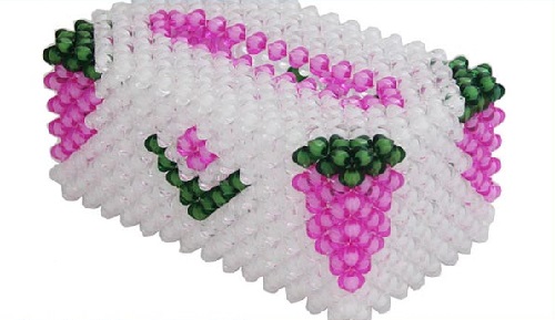 1月30日，拿回家做的手工項目，靈活就業(yè)好副業(yè)，手工之家的純手工產(chǎn)品怎么樣？圖為勵志珠珠繡串珠手工產(chǎn)品剪影