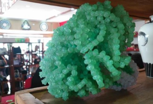 2月2日，想接正規(guī)廠家的手工項目，帶回家做的手工，手工之家團隊包括大家每一個人，圖為勵志珠珠繡串珠手工產(chǎn)品剪影