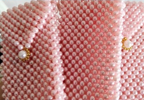 2月6日，帶回家做的手工項目，在家兼職手工，手工之家的合作方式好，加工銷售能一起做，圖為勵志珠珠繡串珠手工產(chǎn)品剪影