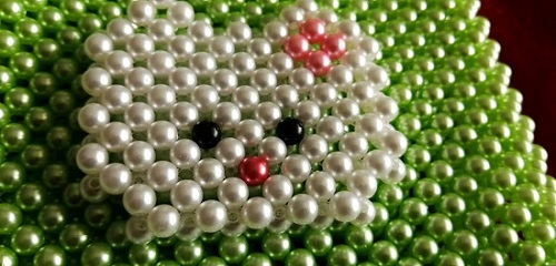 2月16日，靈活就業(yè)好副業(yè)，拿回家做的手工項目，在手工之家，誠信就是讓大家放心合作，圖為勵志珠珠繡串珠手工產(chǎn)品剪影