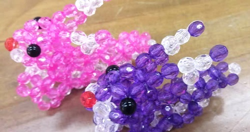 2月27日，靈活就業(yè)創(chuàng)業(yè)，手工加工回收項目，月底了，選擇了手工之家及珠繡串珠手工事業(yè)，都應該更努力，圖為勵志珠珠繡串珠手工產(chǎn)品剪影