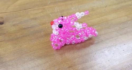 2月27日，靈活就業(yè)創(chuàng)業(yè)，手工加工回收項目，月底了，選擇了手工之家及珠繡串珠手工事業(yè)，都應該更努力，圖為勵志珠珠繡串珠手工產(chǎn)品剪影