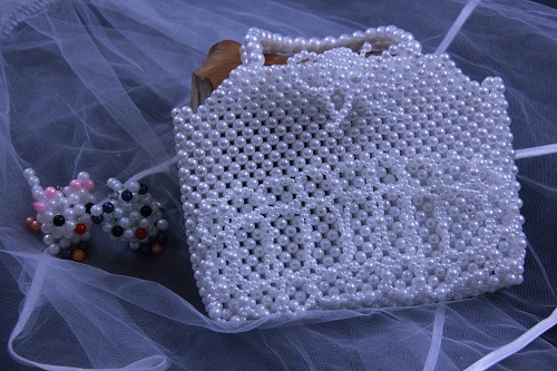 3月6日，珠繡手工加工回收項(xiàng)目，靈活就業(yè)創(chuàng)業(yè)，在家做的手工，選擇手工之家，這里會(huì)一直支持，圖為勵(lì)志珠珠繡串珠手工產(chǎn)品剪影