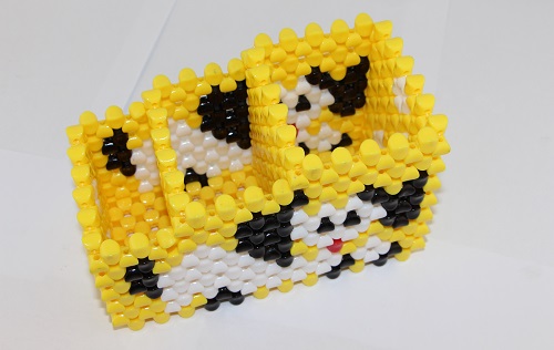 3月10日，居家副業(yè)項目，帶回家做的手工項目，良好的產(chǎn)品和服務(wù)始終是手工之家發(fā)展的法寶，圖為勵志珠珠繡串珠手工產(chǎn)品剪影