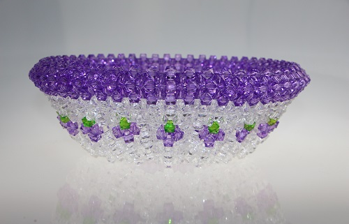 3月12日，靈活就業(yè)副業(yè)，正規(guī)串珠手工加工項目，邊做加工邊做銷售為什么受歡迎，圖為勵志珠珠繡串珠手工產(chǎn)品剪影