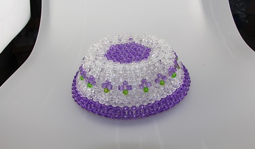 3月12日，靈活就業(yè)副業(yè)，正規(guī)串珠手工加工項目，邊做加工邊做銷售為什么受歡迎，圖為勵志珠珠繡串珠手工產(chǎn)品剪影