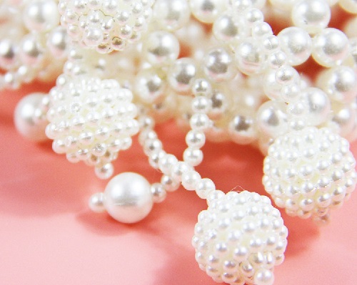 3月13日，在家做手工副業(yè)，可以拿回家做的手工項(xiàng)目，手工之家老平臺(tái)是大家了解和比較后的選擇，圖為勵(lì)志珠珠繡串珠手工產(chǎn)品剪影