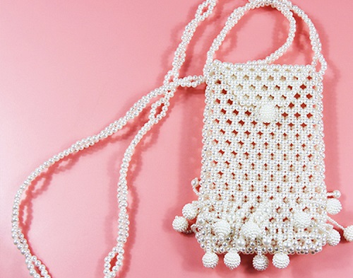 3月13日，在家做手工副業(yè)，可以拿回家做的手工項(xiàng)目，手工之家老平臺(tái)是大家了解和比較后的選擇，圖為勵(lì)志珠珠繡串珠手工產(chǎn)品剪影