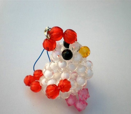 3月16日，手工好副業(yè)，想接正規(guī)廠家的手工，在手工之家要掙錢(qián)，加工看效率、銷(xiāo)售看客流，圖為勵(lì)志珠珠繡串珠手工產(chǎn)品剪影