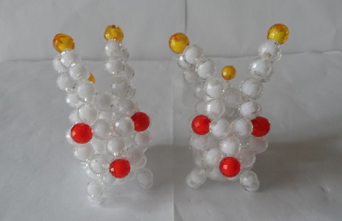 3月23日，居家靈活就業(yè)副業(yè)，在家做手工掙錢，付出可以有更好的收獲，在手工之家如何做到，圖為勵志珠珠繡串珠手工產(chǎn)品剪影