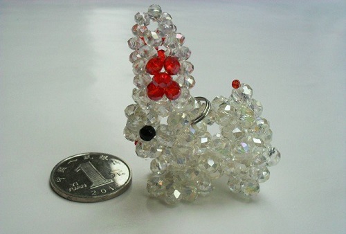 3月23日，居家靈活就業(yè)副業(yè)，在家做手工掙錢，付出可以有更好的收獲，在手工之家如何做到，圖為勵志珠珠繡串珠手工產(chǎn)品剪影