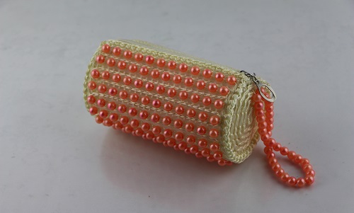 3月28日，手工加工回收項(xiàng)目，居家靈活就業(yè)副業(yè)，合作手工之家的手工項(xiàng)目，要注意這些事，圖為勵(lì)志珠珠繡串珠手工產(chǎn)品剪影