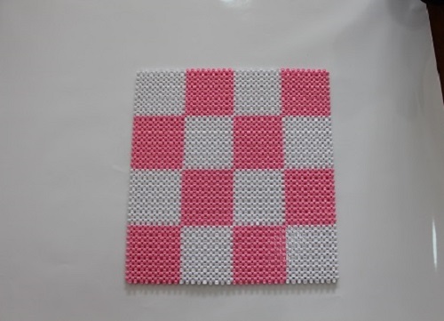 3月29日，純手工加工項(xiàng)目，在家掙錢的好副業(yè)，加入手工之家，能給自己和家庭帶來這么多，圖為勵志珠珠繡串珠手工產(chǎn)品剪影