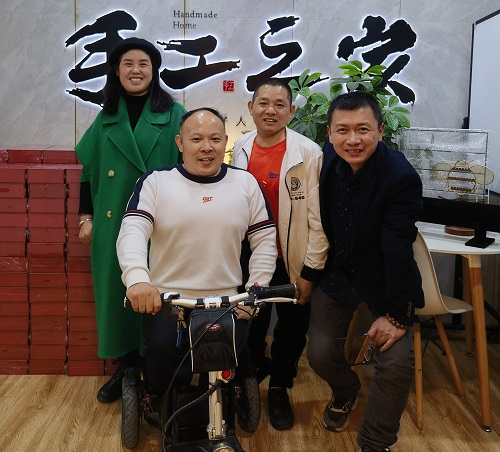 攜手搭舞臺(tái)，手工助就業(yè) —— 記長(zhǎng)沙市溫馨助殘公益服務(wù)中心領(lǐng)導(dǎo)蒞臨手工之家
