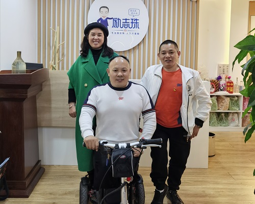 攜手搭舞臺(tái)，手工助就業(yè) —— 記長(zhǎng)沙市溫馨助殘公益服務(wù)中心領(lǐng)導(dǎo)蒞臨手工之家