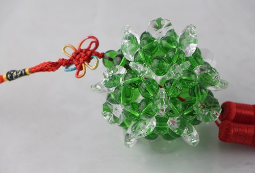 4月6日，想接正規(guī)廠家的手工項目，在家做手工副業(yè)靈活就業(yè)，在手工之家，純手工項目更適合什么人？圖為勵志珠珠繡串珠手工產(chǎn)品剪影