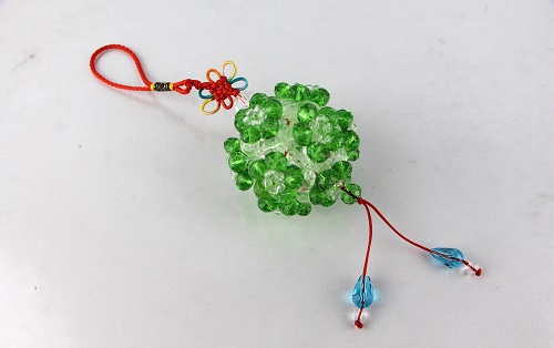 4月6日，想接正規(guī)廠家的手工項目，在家做手工副業(yè)靈活就業(yè)，在手工之家，純手工項目更適合什么人？圖為勵志珠珠繡串珠手工產(chǎn)品剪影