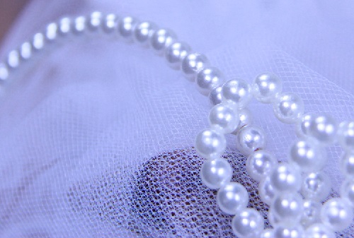 4月10日，在家做手工副業(yè)掙錢，純手工加工項(xiàng)目，手工之家的珠繡串珠手工事業(yè)總有讓你滿意的地方，圖為勵(lì)志珠珠繡串珠手工產(chǎn)品剪影