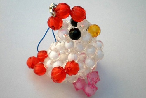 4月11日，正規(guī)可靠的手工副業(yè)，想接正規(guī)廠家的手工項(xiàng)目，在手工之家合作共贏，要注意抓重點(diǎn)，圖為勵(lì)志珠珠繡串珠手工產(chǎn)品剪影