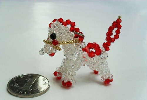 4月16日，拿回家做的手工項目，手工靈活就業(yè)的好副業(yè)，手工之家的手工項目，加工和銷售都培訓什么，圖為勵志珠珠繡串珠手工產(chǎn)品剪影