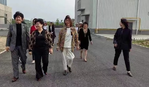 越了解、心越齊------記手工之家參加邯鄲市婦女手工業(yè)協(xié)會走近企業(yè)相關(guān)活動(dòng)