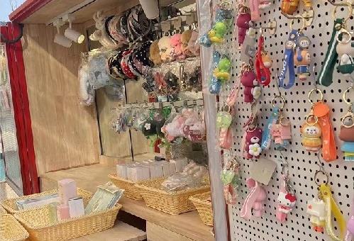 多一份好的收入，移動(dòng)潮品店兼容并包，讓加工人員也可以這樣掙錢