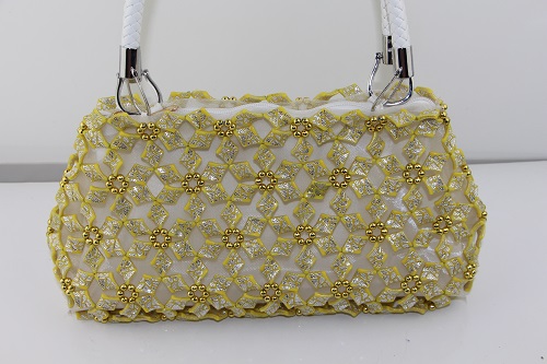 4月23日，手工活接單平臺，靈活就業(yè)好副業(yè)，在手工之家，如何做得更好？做不好怎么辦？圖為勵志珠珠繡串珠手工產(chǎn)品剪影