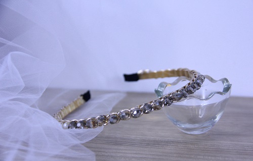 5月1日，在家里做什么可以掙錢，拿回家做的手工項(xiàng)目，掙錢的副業(yè)，在手工之家做好手工有前提，圖為勵志珠珠繡串珠手工產(chǎn)品剪影