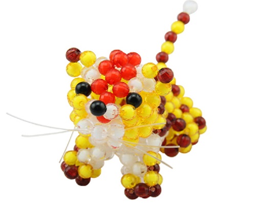 5月5日，在家兼職平臺(tái)正規(guī)的日結(jié)，靈活就業(yè)串珠手工，在手工之家，很多人一合作就是多年，圖為勵(lì)志珠珠繡串珠手工產(chǎn)品剪影