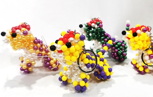 5月5日，在家兼職平臺(tái)正規(guī)的日結(jié)，靈活就業(yè)串珠手工，在手工之家，很多人一合作就是多年，圖為勵(lì)志珠珠繡串珠手工產(chǎn)品剪影