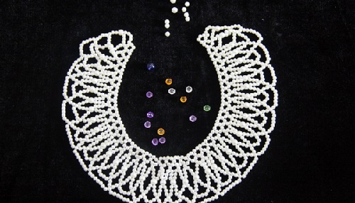 5月7日，外發(fā)加工接單平臺，靈活就業(yè)好手工項(xiàng)目，手工之家的個(gè)性化服務(wù)是指什么，圖為勵(lì)志珠珠繡串珠手工產(chǎn)品剪影