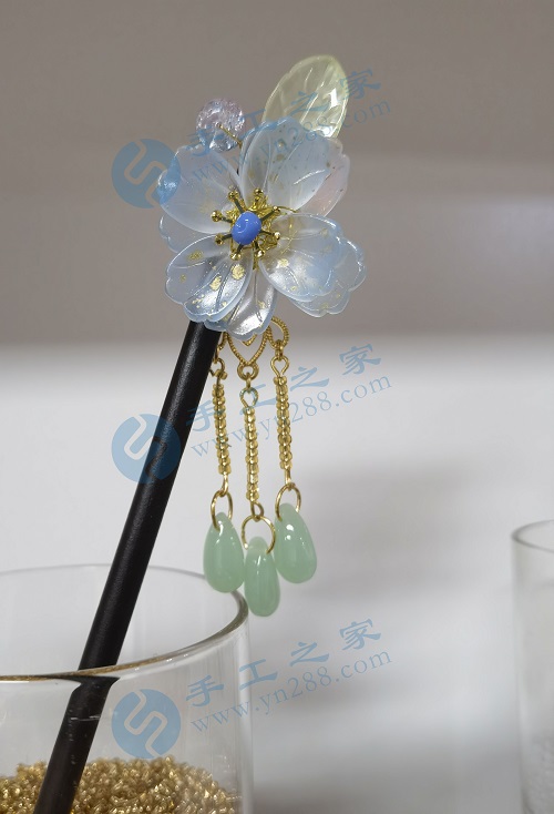 5月14日，在家可以做的兼職工作，拿回家做的手工項目，手工之家加工+銷售的合作模式如何，圖為勵志珠珠繡串珠手工產(chǎn)品剪影