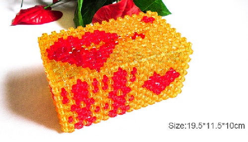 5月20日，哪里可以做手工活兼職，靈活就業(yè)好選擇，手工之家的良好服務(wù)讓大家合作無(wú)憂，圖為勵(lì)志珠珠繡串珠手工產(chǎn)品剪影