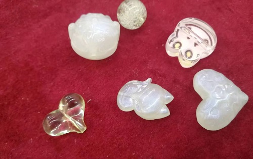 6月2日，在家里就能賺錢的工作，正規(guī)手工項(xiàng)目，靈活就業(yè)好選擇，手工之家手工事業(yè)發(fā)展離不開銷售體系，圖為勵(lì)志珠珠繡串珠手工材料剪影