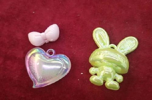 6月2日，在家里就能賺錢的工作，正規(guī)手工項(xiàng)目，靈活就業(yè)好選擇，手工之家手工事業(yè)發(fā)展離不開銷售體系，圖為勵(lì)志珠珠繡串珠手工材料剪影