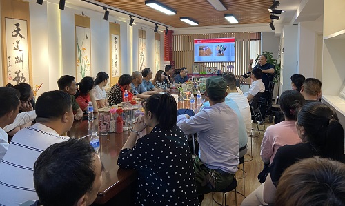 飾品加工廠+移動(dòng)潮品店，讓大家一起做手工掙錢 ------ 記石家莊項(xiàng)目考察團(tuán)隊(duì)到手工之家考察合作