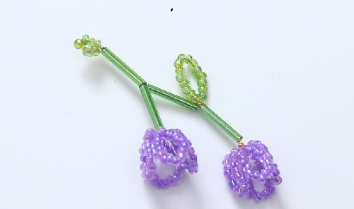 7月10日，家里干的手工活兼職，在家做的好副業(yè)，手工飾品加工廠，讓合作者有個(gè)好收入，在手工之家，1+1大于2，圖為串珠米珠繡手工產(chǎn)品剪影