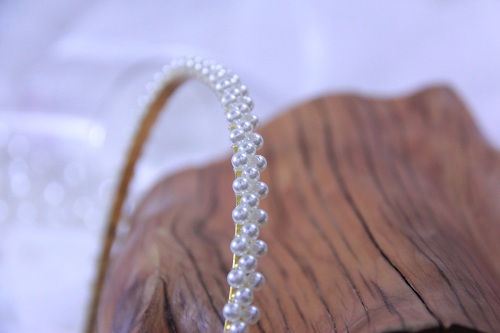 11月19日，可在家做的兼職手工活, 想接正規(guī)廠家的手工項目，開飾品加工廠，在家通過手工靈活就業(yè)創(chuàng)業(yè)，手工之家讓大家了解這里的一切，圖為串珠米珠繡手工產(chǎn)品剪影