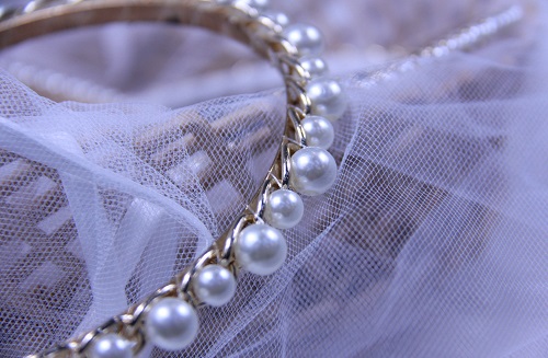 8月13日，手工活外發(fā)一手貨源，在家做手工掙錢，靈活就業(yè)創(chuàng)業(yè),做手工傳承官，手工之家的創(chuàng)新，讓純手工產(chǎn)品越來越受歡迎，圖為串珠米珠繡純手工產(chǎn)品剪影