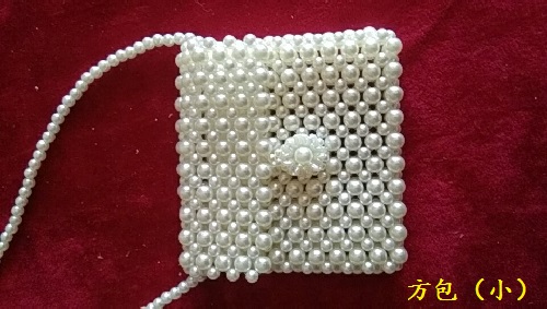 8月17日，可在家做的兼職手工活，想接正規(guī)廠家手工項目,做手工傳承官，在手工之家，重合作、重服務(wù)，圖為串珠米珠繡純手工產(chǎn)品剪影
