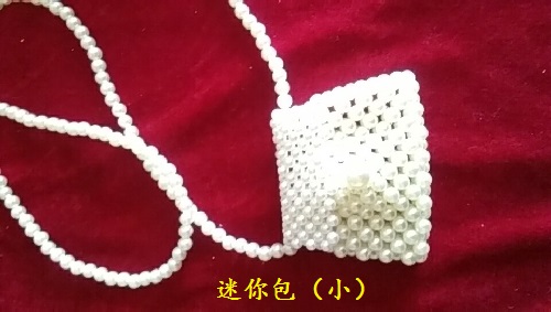 8月17日，可在家做的兼職手工活，想接正規(guī)廠家手工項目,做手工傳承官，在手工之家，重合作、重服務(wù)，圖為串珠米珠繡純手工產(chǎn)品剪影