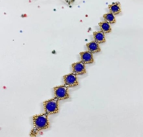 9月11日，在家里就能賺錢的工作，靈活就業(yè)好副業(yè)，手工活加工外發(fā)回收，做手工傳承官，與手工之家合作，穩(wěn)定可靠，心里踏實，圖為串珠米珠繡純手工產品剪影