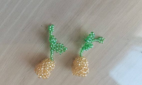 1月12日，手工兼職在家做，拿回家做的手工副業(yè)創(chuàng)業(yè)，微創(chuàng)業(yè)做手工傳承官，選擇手工之家，因為這里創(chuàng)新、誠信，圖為串珠米珠繡手工產(chǎn)品剪影