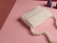 4月27日，想接正規(guī)廠家的手工活，純手工活外發(fā)加工項目，手工之家的珠繡串珠手工，男女誰更適合合作創(chuàng)業(yè)，圖為勵志珠珠繡串珠手工產(chǎn)品剪影