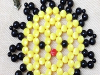 5月22日，找附近手工活拿回家做，手工外發(fā)加工網(wǎng)，想做珠繡串珠手工掙錢，該怎么與手工之家合作？圖為勵(lì)志珠珠繡串珠手工產(chǎn)品剪影