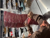 9月27日，純手工活外發(fā)加工項目，手工加工回收項目，讓產(chǎn)品合格，手工之家注重前期培訓(xùn)、驗收標(biāo)準(zhǔn)明確，圖為勵志珠珠繡串珠手工材料發(fā)貨剪影