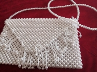 7月26日，可靠的手工活外發(fā)，在家做手工活，手工之家的個(gè)性化定制是珠繡手工事業(yè)的一大創(chuàng)新，圖為勵(lì)志珠珠繡串珠手工產(chǎn)品剪影