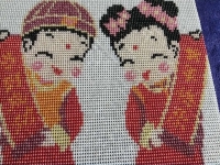 8月3日，純手工活代加工，農(nóng)村手工活加工項(xiàng)目，做手工之家的外發(fā)手工活是一件幸福的事，圖為勵(lì)志珠珠繡串珠手工產(chǎn)品剪影